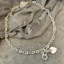 Load image into Gallery viewer, T-Bar Heart Short Necklace
